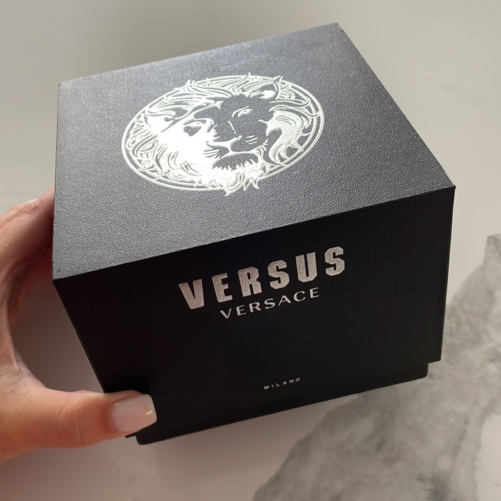 Versace Watch - Picture 3 of 11